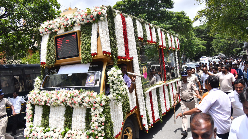 ವಾಸ್ತುಪ್ರಕಾರವೇ ಚೆನ್ನಮ್ಮ ಅಂತ್ಯಕ್ರಿಯೆಗೆ ಸ್ಥಳ ನಿಗದಿ - 5 ಎಸ್ಪಿಗಳ ನೇತೃತ್ವದಲ್ಲಿ 2,000ಕ್ಕೂ ಹೆಚ್ಚು ಪೊಲೀಸರ ಭದ್ರತೆ 11 Chennamma 2