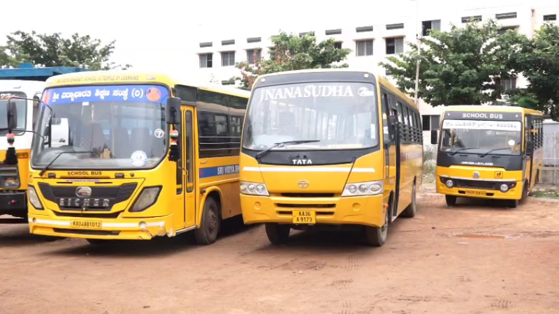Crackdown in Vijayanagara RTO Seizes 390 School Vehicles Collects Over Rs 11 Lakh in Fines 1