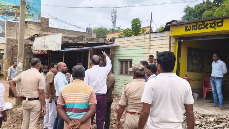 Encroachment Drive in Jamkhandi Dozens of Poor Families Face Threat of Homelessness