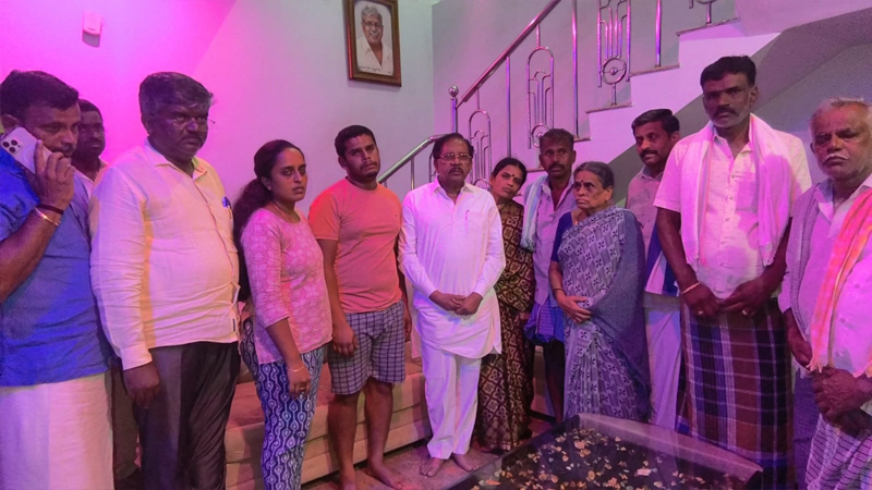 ನಮಗಾದ ಅನ್ಯಾಯ ಬೇರೆ ಯಾವ ಕುಟುಂಬಕ್ಕೂ ಆಗಬಾರದು - ಡಿಸಿಎಂ ಬಳಿ ಕಣ್ಣೀರಿಟ್ಟ ಭುವನಾ ಕುಟುಂಬಸ್ಥರು 9 G Parameshwar 2