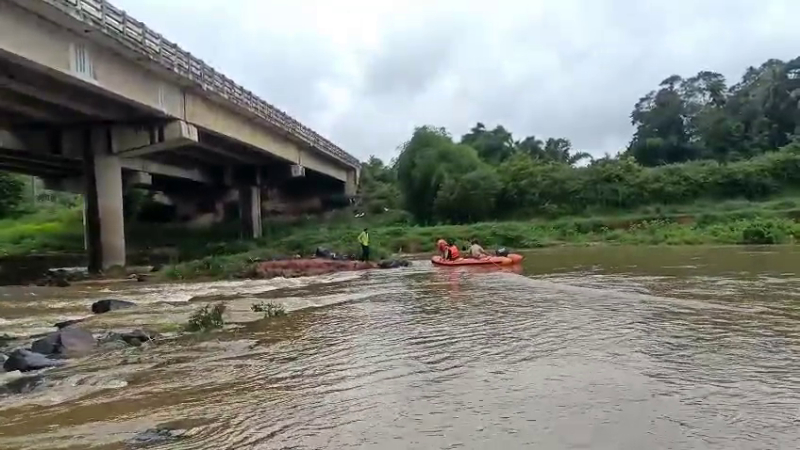 Hassan Hemavathi River Man Rescue