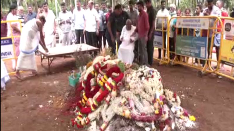 Hassan cennamma Grave