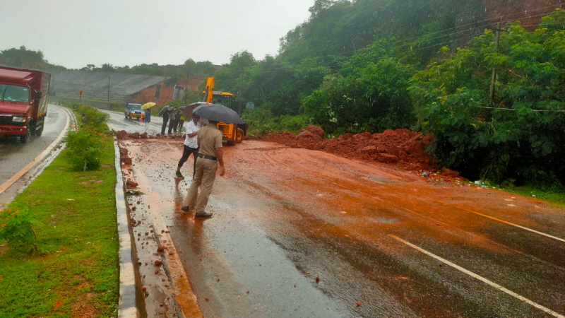 Heavy rains in Honnavar cause landslide on National Highway 66