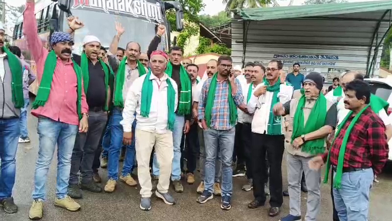 ಬಿಡದಿಗೆ ಹೊರಟಿದ್ದ ನೂರಾರು ರೈತರನ್ನ ಕೊಡಗಿನ ಗಡಿಭಾಗದಲ್ಲೇ ತಡೆದ ಪೊಲೀಸರು 9 Kodagu Farmers