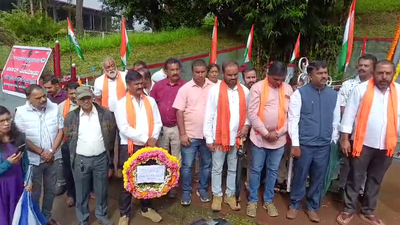 ಕೊಡಗಿನಲ್ಲಿ ಕಾರ್ಗಿಲ್ ವಿಜಯೋತ್ಸವ - ಅಮರ ಯೋಧರಿಗೆ ಪುಷ್ಪನಮನ ಸಲ್ಲಿಸಿದ ಮಾಜಿ ಸೈನಿಕರು 10 Kodagu Kargil Vijay Diwas 2
