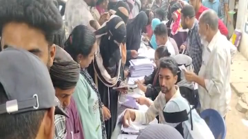 Kolar Voter Revision BLOs Set Up Camps at arali katte and Anganwadis as Alternative to Door to Door Survey