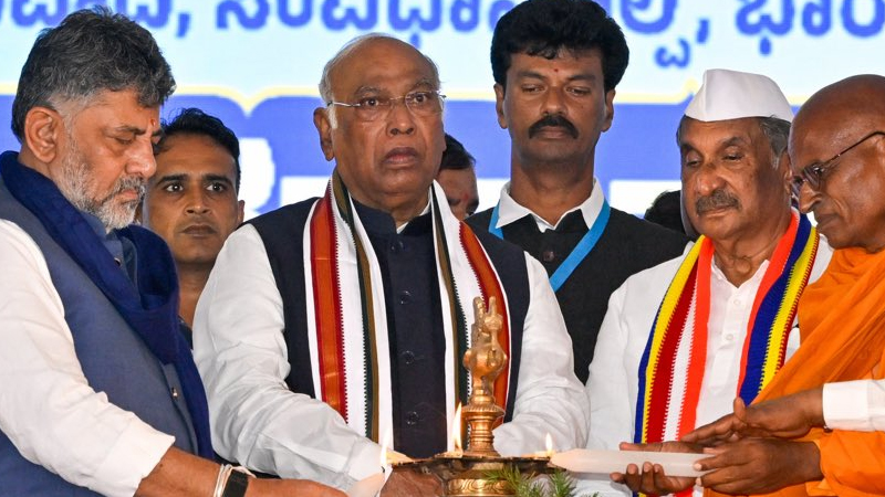 ರಾಮನ ಹೆಸರಿನಲ್ಲಿ 20 ಸಾವಿರ ಕೋಟಿ ಲೂಟಿ ಆಗಿದೆ ಅನ್ನೋ ಮಾಹಿತಿ ಇದೆ: ಮಲ್ಲಿಕಾರ್ಜುನ ಖರ್ಗೆ ಆತಂಕ 9 Mallikarjun Kharge 2