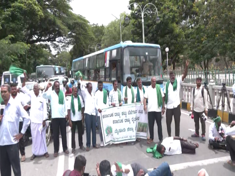 Cauvery Water Dispute Live Updates | ತಮಿಳುನಾಡಿಗೆ ನೀರು ಹರಿಸದಂತೆ ಅನ್ನದಾತರ ಆಕ್ರೋಶ 25 Mysuru Protest