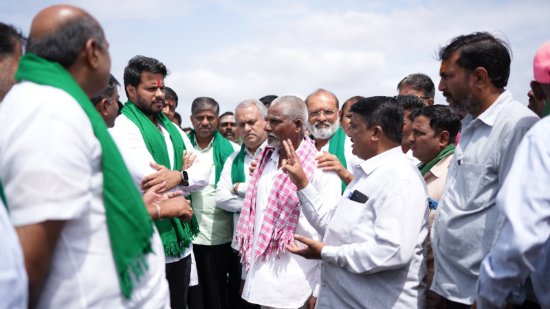 Nikhil Kumaraswamy Visits Drought Hit Badami 1