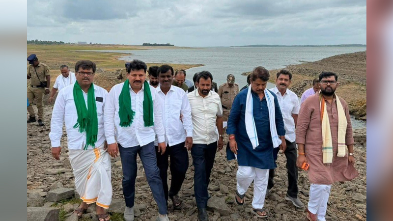 80 ಅಡಿಗೆ ಕುಸಿದ ಕೆಆರ್ಎಸ್ ನೀರು - ಜಲಾಶಯಕ್ಕೆ ಆರ್.ಅಶೋಕ್ ನೇತೃತ್ವದ ಬಿಜೆಪಿ ನಿಯೋಗ ಭೇಟಿ 9 R Ashok In KRS 2