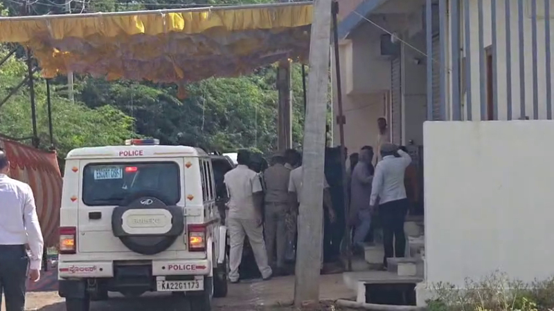 RSS Chief Mohan Bhagwat Visits Young Volunteers Residence in Bagalkot Amid Z Security