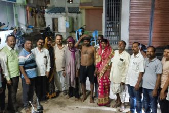 Rivers Swell But Rains Fail Bagalkote Ilkal Farmers Perform Unique Gurji Ritual With Frogs To Appease Rain God