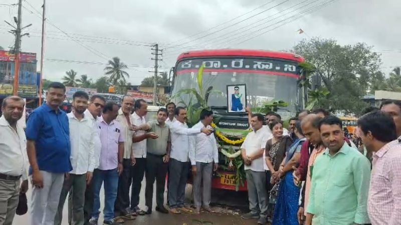 ಶಿವಮೊಗ್ಗ | ಹೊಸ KSRTC ಮಾರ್ಗಕ್ಕೆ ಚಾಲನೆ ವೇಳೆ ಖಾಸಗಿ ಬಸ್ ಏಜೆಂಟರಿಂದ ಗಲಾಟೆ 11 Shivamogga KSRTC 2
