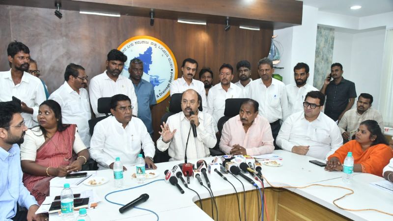 ಕಲಬುರಗಿಗೆ 24×7 ನೀರು ಯೋಜನೆ; ಜೂ. 2027ರೊಳಗೆ ಕಾಮಗಾರಿ ಪೂರ್ಣಗೊಳಿಸಲು ಯತೀಂದ್ರ ಗಡುವು