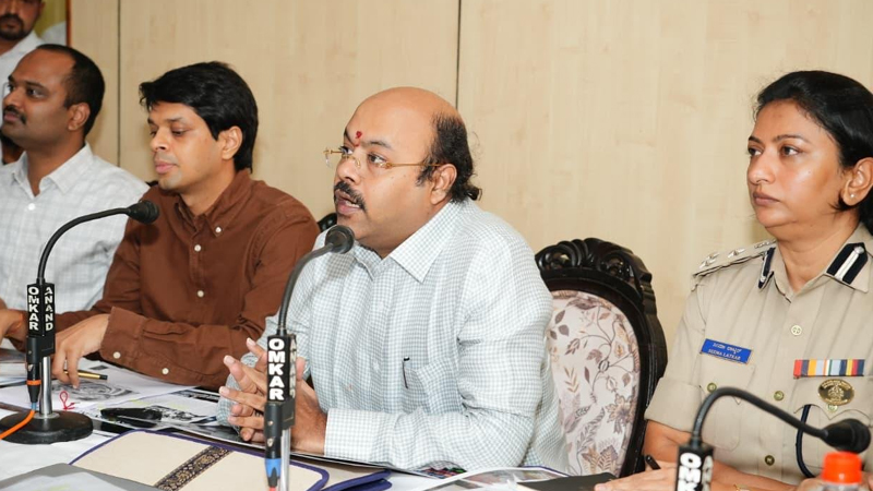 ಮೈಸೂರು | ಚಾಮುಂಡಿ ಬೆಟ್ಟದಲ್ಲಿ ಜು.17 ರಿಂದ ಆಷಾಢ ಮಾಸದ ಪೂಜೆ - 2,000 ರೂ. ಟಿಕೆಟ್ ಖರೀದಿಸಿದ್ರೆ ನೇರ ದರ್ಶನ! 9 Yathindra Siddaramaiah