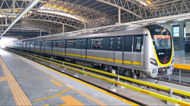 Yellow Line Metro