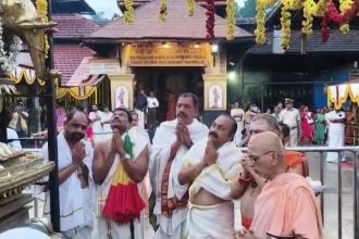 kerala cm vd satheesan visits kollur mookambika temple