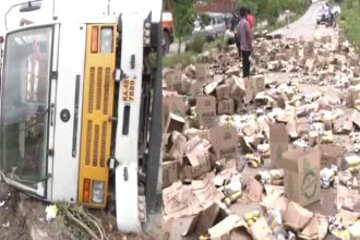 lorry carrying beer overturned in hassan