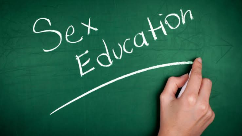 ಶೀಘ್ರದಲ್ಲೇ ಭಾರತಕ್ಕೂ ಬರಲಿದೆ `Sex Education' 16 sex education 1