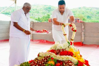 yaduveer tribute to chennamma grave
