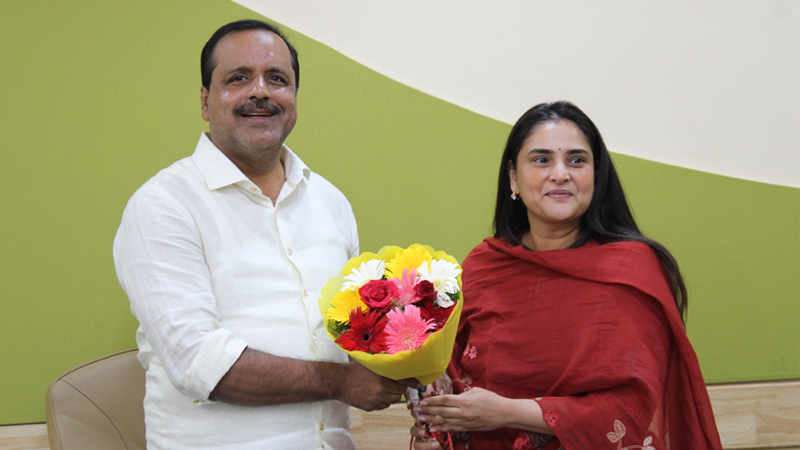 ಮಹಿಳೆಯರ ಮೆನೋಪಾಸ್ ಸಮಸ್ಯೆಗೆ ರಾಜ್ಯ ಸರ್ಕಾರ ವಿಶೇಷ ನೀತಿ - ನಟಿ ರಮ್ಯಾ ಬ್ರ್ಯಾಂಡ್ ಅಂಬಾಸಿಡರ್ 10 Actress Ramya UT Khader 2