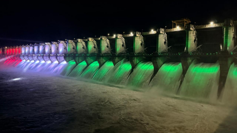 80ನೇ ಸ್ವಾತಂತ್ರ್ಯ ದಿನಾಚರಣೆ - ಲಾಲ್ ಬಹದ್ದೂರ್ ಶಾಸ್ತ್ರಿ ಜಲಾಶಯಕ್ಕೆ ಬೆಳಕಿನ ಅಲಂಕಾರ 10 Almatti Dam Lighting 1