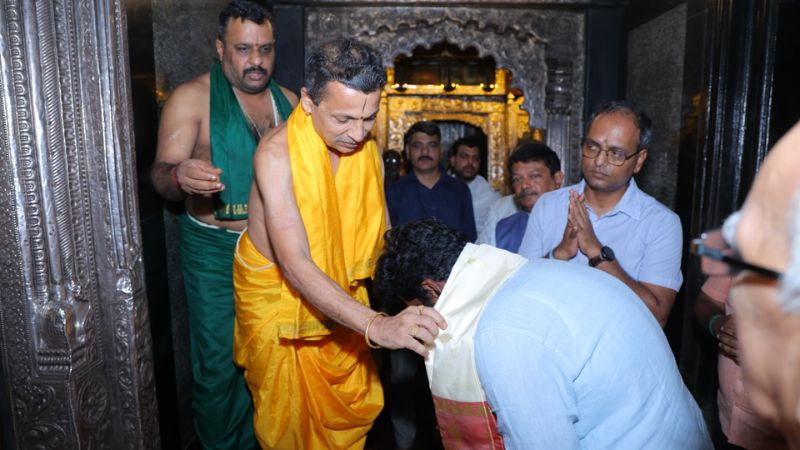 ಉಡುಪಿ ಶ್ರೀಕೃಷ್ಣ ಮಠಕ್ಕೆ ಅಣ್ಣಾಮಲೈ ಭೇಟಿ; ಅಭಿಮಾನಿಗಳಿಂದ ಆತ್ಮೀಯ ಸ್ವಾಗತ 11 Annamalai in Udupi 1