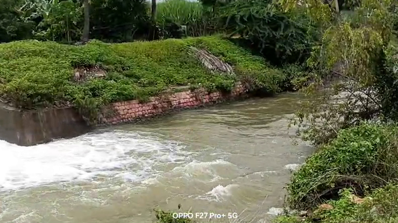 ಗಲಗಲಿ ಬ್ಯಾರೇಜ್ನಿಂದ ಮಂಟೂರ ಸಮೀಪದ ಕಾಲುವೆಗೆ ಬೃಹತ್ ಪೈಪ್ಲೈನ್ ಮೂಲಕ ನೀರು 9 Bagalkote 2
