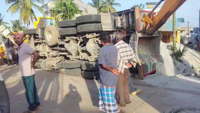Bengaluru Sand Lorry Overturn In Yelahanka