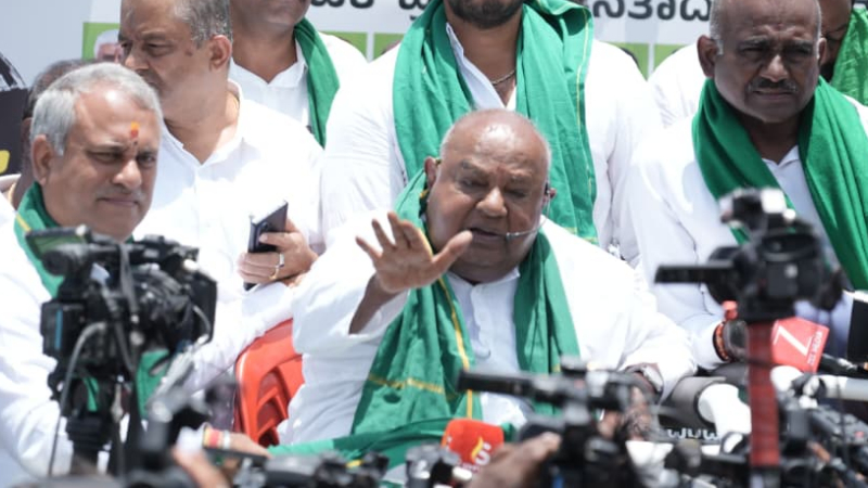 ರೈತರ ಹೊಟ್ಟೆ ಮೇಲೆ ಹೊಡೆದು ಟೌನ್ಶಿಪ್ ಮಾಡಬೇಡಿ - ಸರ್ಕಾರದ ವಿರುದ್ಧ ಹೆಚ್ಡಿಡಿ ವಾಗ್ದಾಳಿ 11 Bidadi Township Protest 1