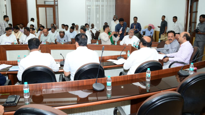 ಮಳೆ ಕೊರತೆ; ಕಾವೇರಿ ಕೊಳ್ಳದ ರೈತರಿಗೆ 4 ಕಟ್ಟು ನೀರು - ಅರೆ ಖುಷ್ಕಿ ಬೆಳೆಗಳಿಗೆ ಮಾತ್ರ ಅವಕಾಶ 14 Cauvery Water N. Chaluvaraya Swamy 3