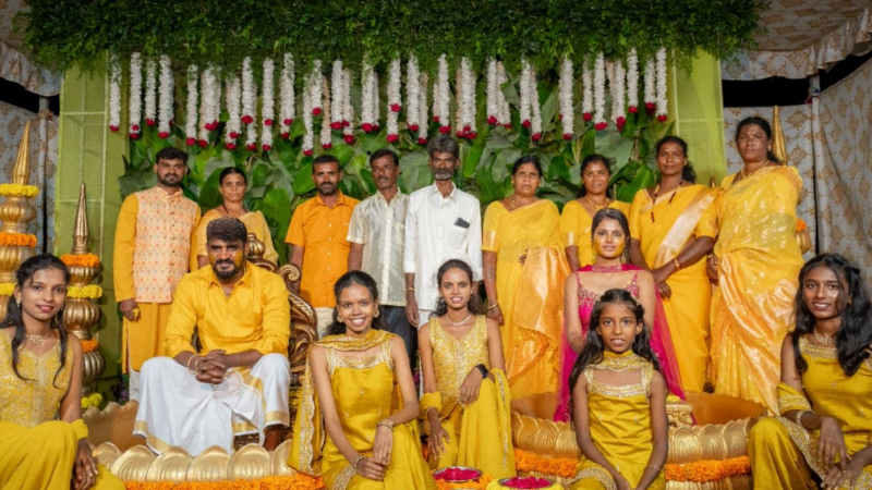 Photo Gallery | ಮದುವೆ ಸಂಭ್ರಮ - ಅರಿಶಿಣದ ಕಳೆಯಲ್ಲಿ ಮಿನುಗಿದ ಚಿಕ್ಕಣ್ಣ ಜೋಡಿ 18 Chikkanna Haldi Photos