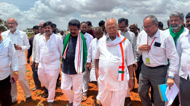 ಚಿತ್ರದುರ್ಗದಲ್ಲಿ ಬರ ಅವಲೋಕನ, ಜಿಲ್ಲಾ ಮಟ್ಟದ ಸಭೆ ಬಳಿಕ ಸರ್ಕಾರಕ್ಕೆ ಸಮಗ್ರ ವರದಿ ಸಲ್ಲಿಕೆ: ಟಿ.ರಘುಮೂರ್ತಿ 10 Chitradurga T Raghumurthy Drought Visit 2