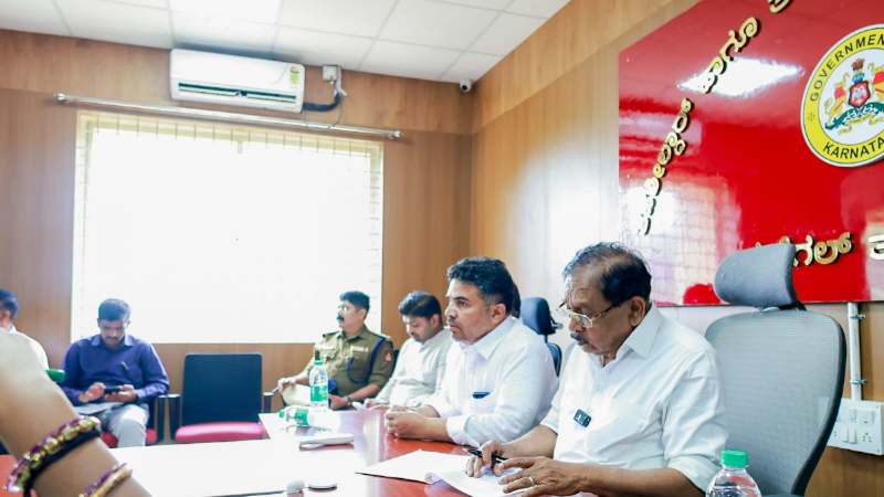 ಗುಬ್ಬಿ, ಕುಣಿಗಲ್ ಬರಪೀಡಿತ ಪ್ರದೇಶಕ್ಕೆ ಡಿಸಿಎಂ ಪರಮೇಶ್ವರ್ ಭೇಟಿ 11 G Parameshwar Kunigal Drought Site Visit