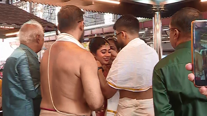 ಒಂದೇ ದಿನ 444 ಮದುವೆ! - ಗುರುವಾಯೂರು ದೇಗುಲದಲ್ಲಿ ಹೊಸ ದಾಖಲೆ 12 Guruvayur Temple 5