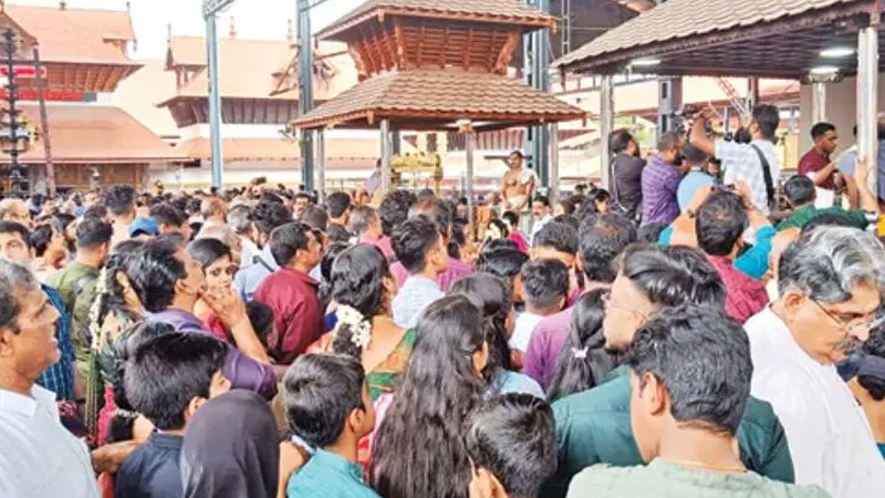 ಒಂದೇ ದಿನ 444 ಮದುವೆ! - ಗುರುವಾಯೂರು ದೇಗುಲದಲ್ಲಿ ಹೊಸ ದಾಖಲೆ 15 Guruvayur Temple