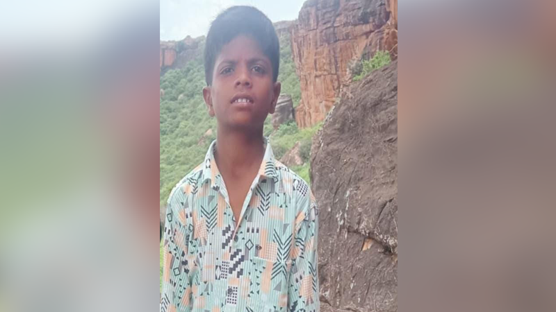 ತಂದೆ ಮೊಬೈಲ್ ಕೊಡಿಸದಿದ್ದಕ್ಕೆ 13 ವರ್ಷದ ಮಗ ಆತ್ಮಹತ್ಯೆ