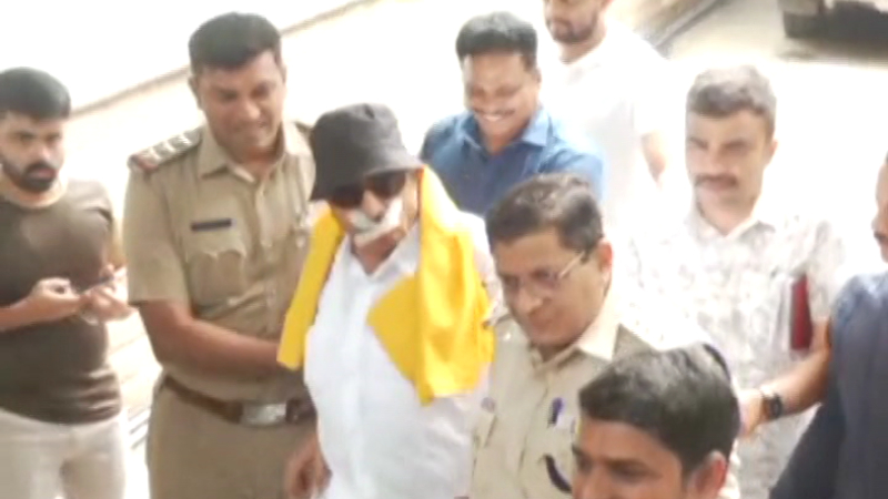 Karnataka Bandh Vatal Nagaraj Detained at His Residence in Bengaluru