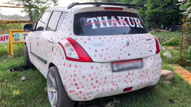 Kissing Car
