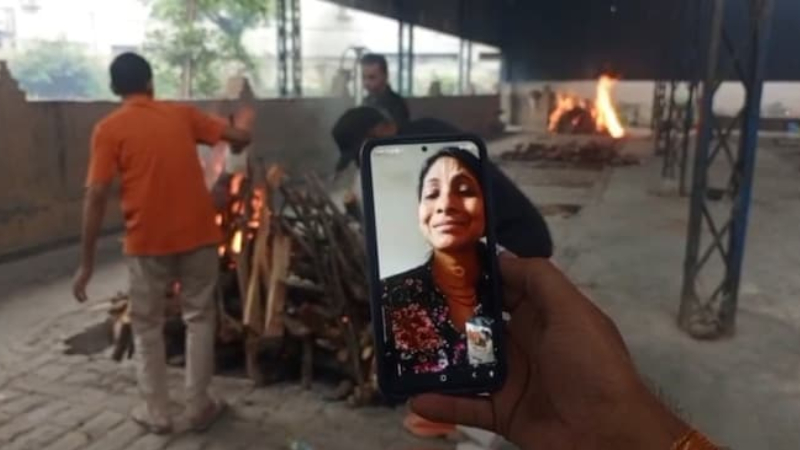 No Time to Come Daughters Watch Fathers Final Rites Over Video Call Sonipat haryana