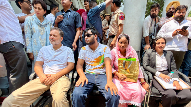 Rahul Gandhi Delhi Police Protest