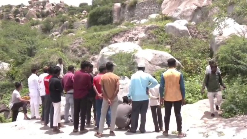ರಾಯಚೂರು | ಮಾನ್ವಿಯಲ್ಲಿ 700 ವರ್ಷಗಳ ಹಿಂದಿನ ನಿಧಿ ಪತ್ತೆ 11 Raichur 2