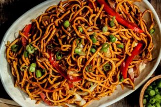 Veg Hakka noodles 2