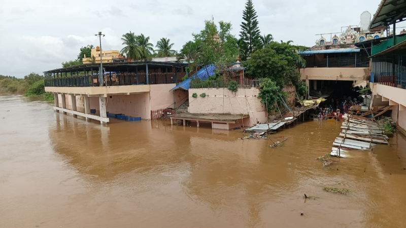 heavy rains in malnad tungabhadra river submerges ukkadagatri temple gatta in harihara davanagere