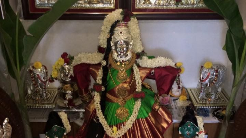 ಶ್ರಾವಣದ ಪ್ರತಿ ಶುಕ್ರವಾರವೂ ಲಕ್ಷ್ಮೀ ಪೂಜೆ ಮಾಡೋದು ಯಾಕೆ? - ಏನಿದರ ಮಹತ್ವ? 20 lakshmi pooja 2