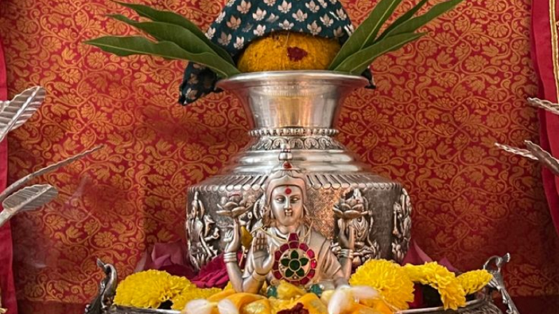 ಶ್ರಾವಣದ ಪ್ರತಿ ಶುಕ್ರವಾರವೂ ಲಕ್ಷ್ಮೀ ಪೂಜೆ ಮಾಡೋದು ಯಾಕೆ? - ಏನಿದರ ಮಹತ್ವ? 17 lakshmi pooja 4