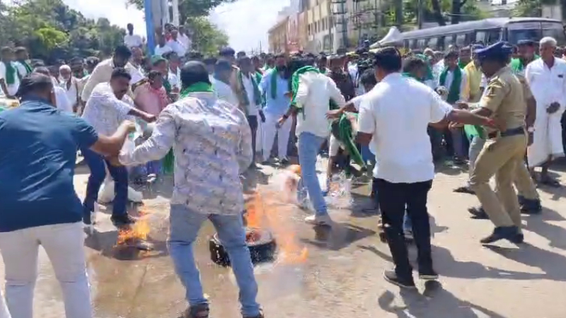 protest against gutka ban order mp renukacharya madal mallikarjun detained in davanagere 1