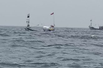 sinking boat karwar