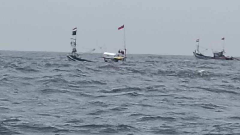 sinking boat karwar