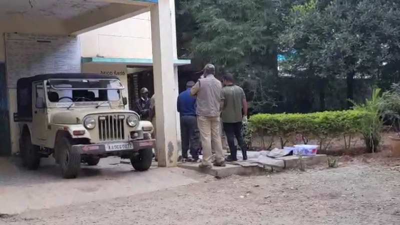 three arrested for burning leopard in tumakuru